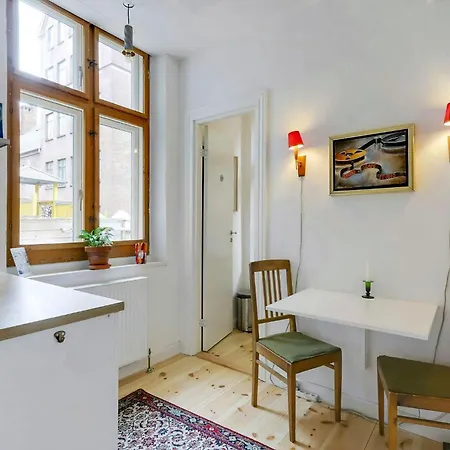 Townhouse With Private Courtyard In Frederiksberg بيت للعطل كوبنهاجن