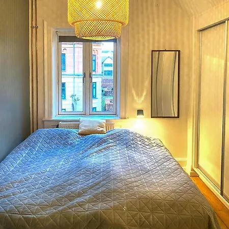 Townhouse With Private Courtyard In Frederiksberg بيت للعطل كوبنهاجن
